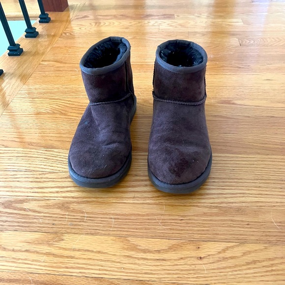 Mini brown uggs, size 7 - Picture 2 of 2
